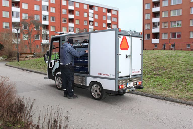 Nytt eldrivet arbetsfordon gör fastighetsskötseln tyst och avgasfri