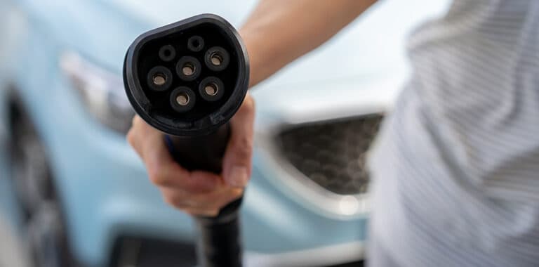 Laddkontakter och uttag till elbilar och elfordon