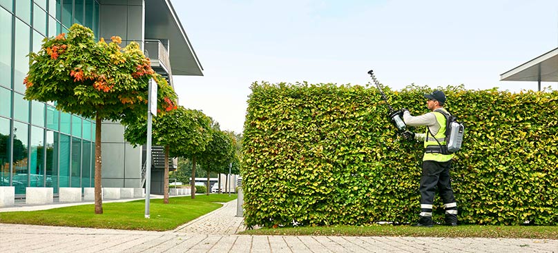 Batteridriven häcksax, trimmer från EGO Power+