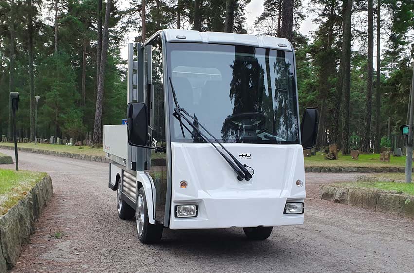 Arbetsfordon eldrivet för kyrkogårdar