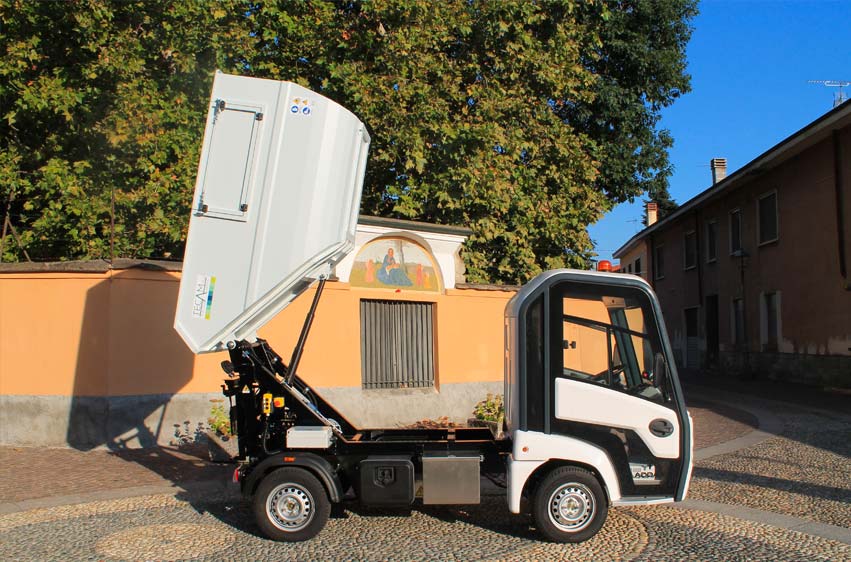 Addax elfordon med sopcontainer